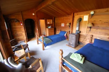 Lake Beverly Cabin salmon fishing lodge